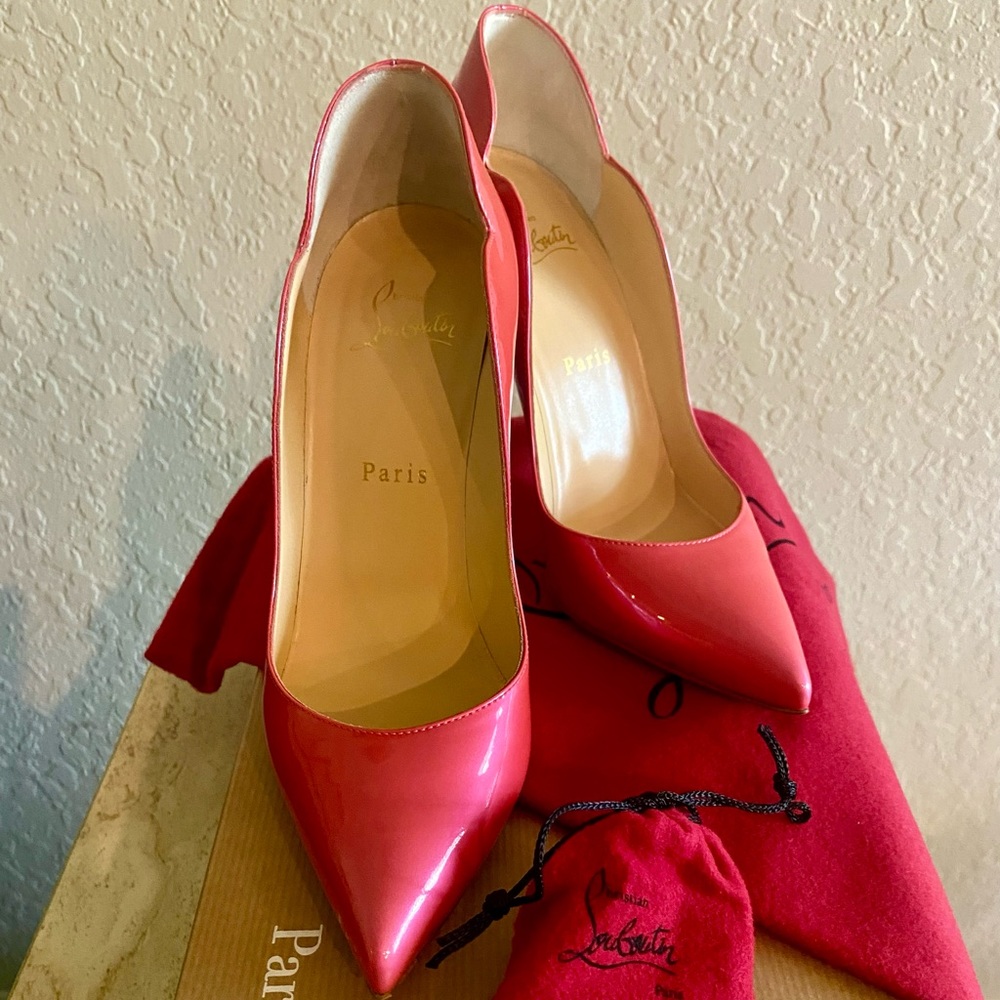 🔥AUTHENTIC CHRISTIAN LOUBOUTIN HOT CHICK 100 PUMPS🔥
